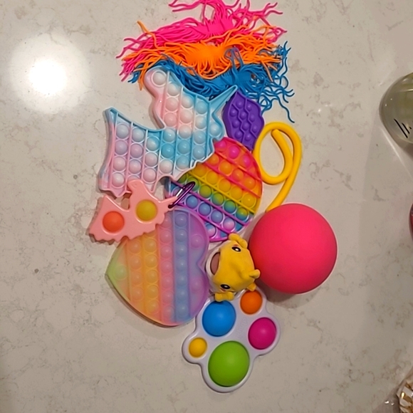 Fidget & Pop It Bundle - Picture 2 of 2